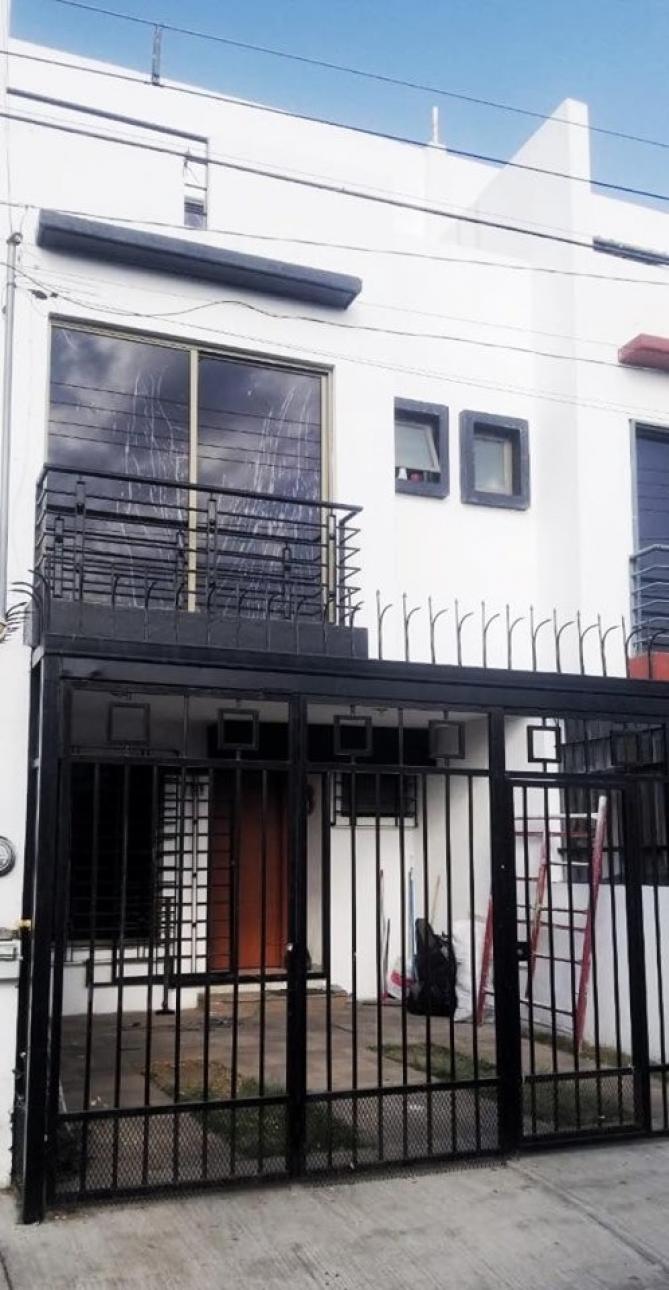 Casa en VENTA en el Colli Urbano, Zapopan. (SOLO CONTADO)