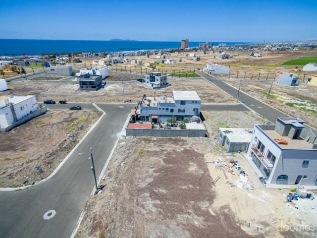 TERRENO CON VISTA AL MAR