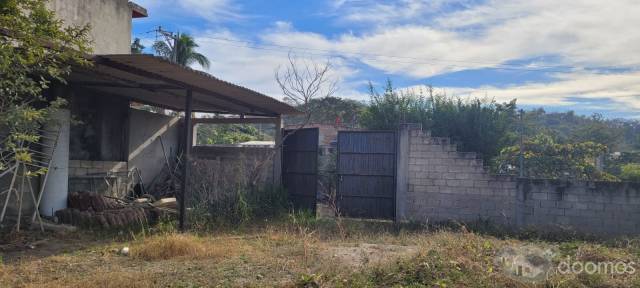 RENTO TERRENO EN IXPATA COL LA MINA, CON PEQUEÑA TECHUMBRE MUY AMPLIA EN PUERTO VALLARTA.