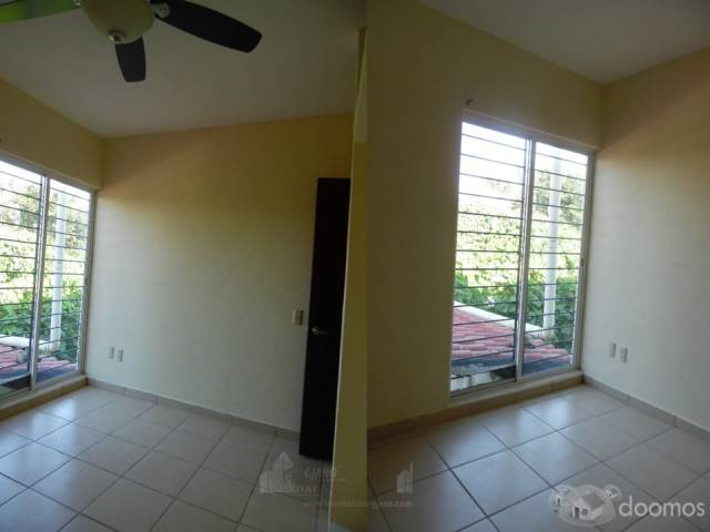 VENDO BONITA Y COMODA CASA EN FRACC. REAL NUEVO IXTAPA.