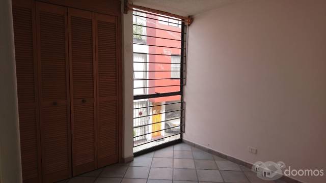 No pierdas está oportunidad única.Casa 3 rec, 3.5 bañ, patio y 2 gar.