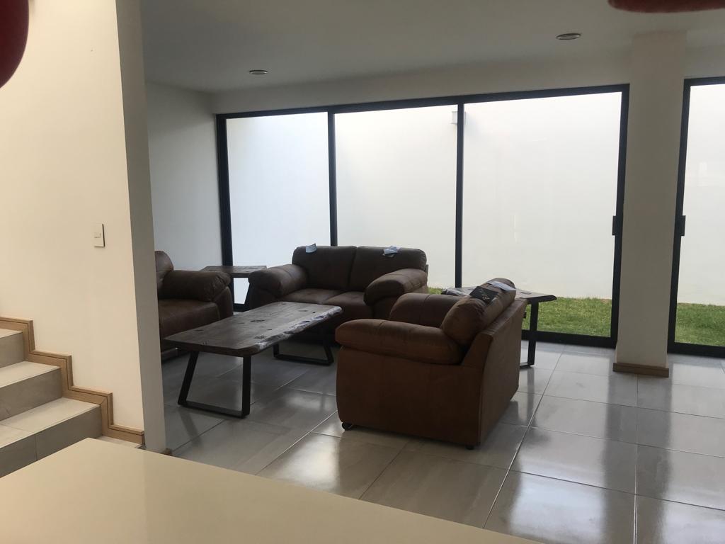 Casa En Venta, Momoxpan, Cerca De Explanada Puebla