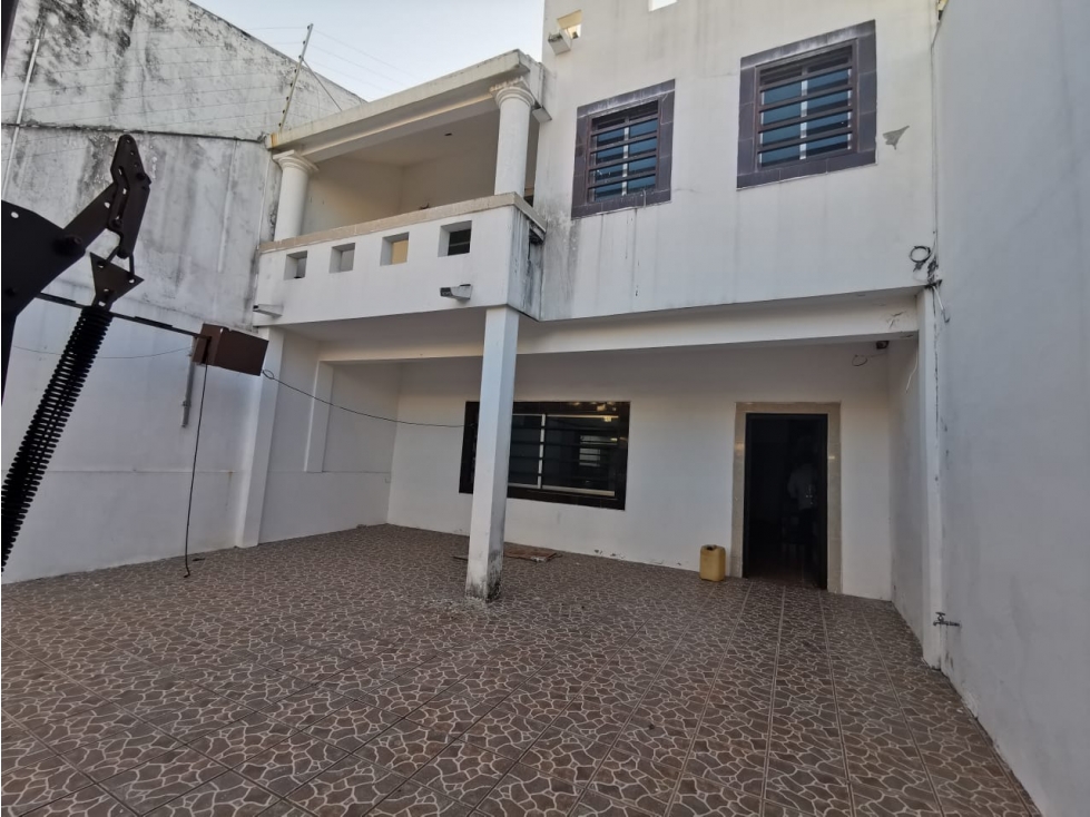 RENTA CASA OFICINA  AMPLIA EN FRACC JUSTO SIERRA CIUDAD DEL CARMEN