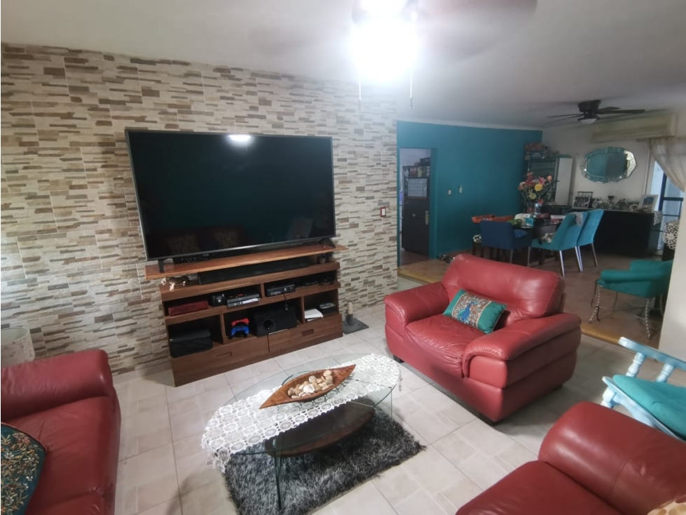 VENTA CASA AMPLIA EN RESIDENCIAL DEL LAGO CIUDAD DEL CARMEN