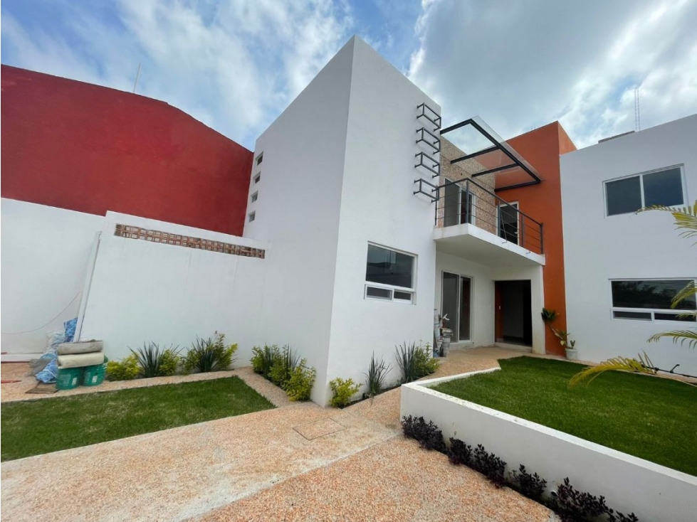 Venta de Casa Sola en La Colonia Bosques de Cuernavaca