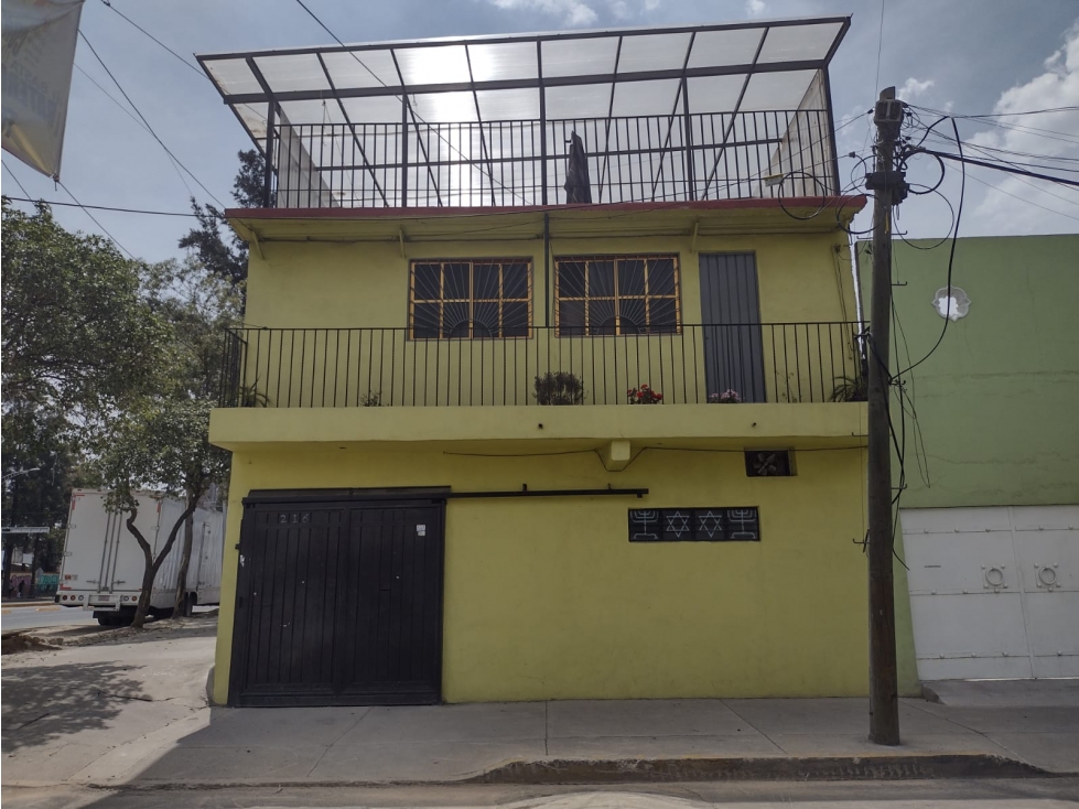 CASA DE 2 NIVELES EN VENTA POR VENUSTIANO C.