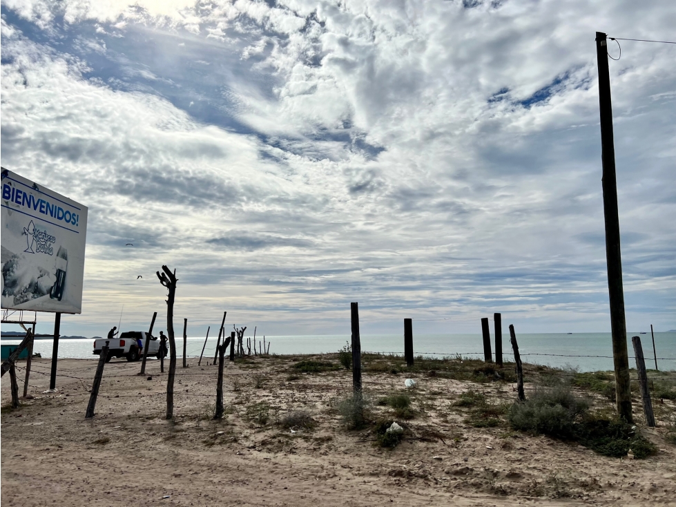 Terreno de 840 m2 a la orilla de la playa en Bahia de Kino Sonora