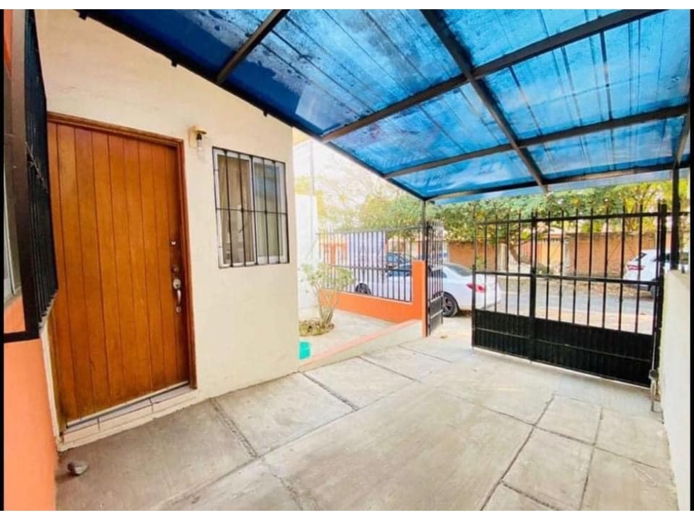 HERMOSA CASA EN VENTA A 2 MINUTOS DE SORIANA EN FRACC. CAMPESTRE