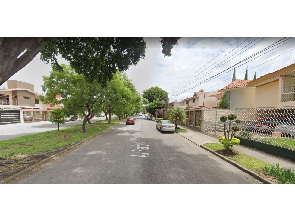 Hermosa casa en Remate Bosques de La Victoria, Guadalajara, Jal.