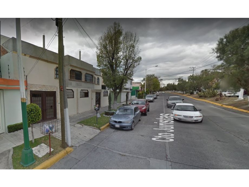 VENTA CASA EN REMATE BANCARIO EN CIUDAD SATELITE NAUCALPAN EDOMEX