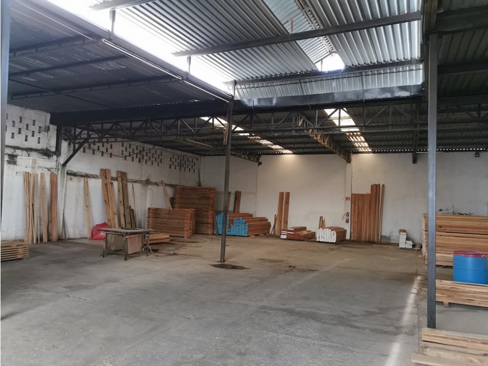 BODEGA EN VENTA EXCELENTE UBICACIÓN TALLERES