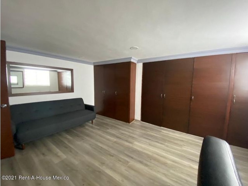 Departamento en Renta en Avenida Eugenia Sue,Polanco .RU22-1902