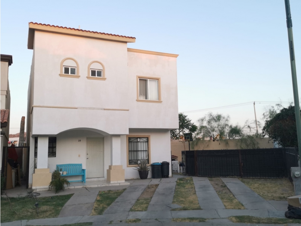 SE RENTA CASA EN MONTECARLOS RESIDENCIAL