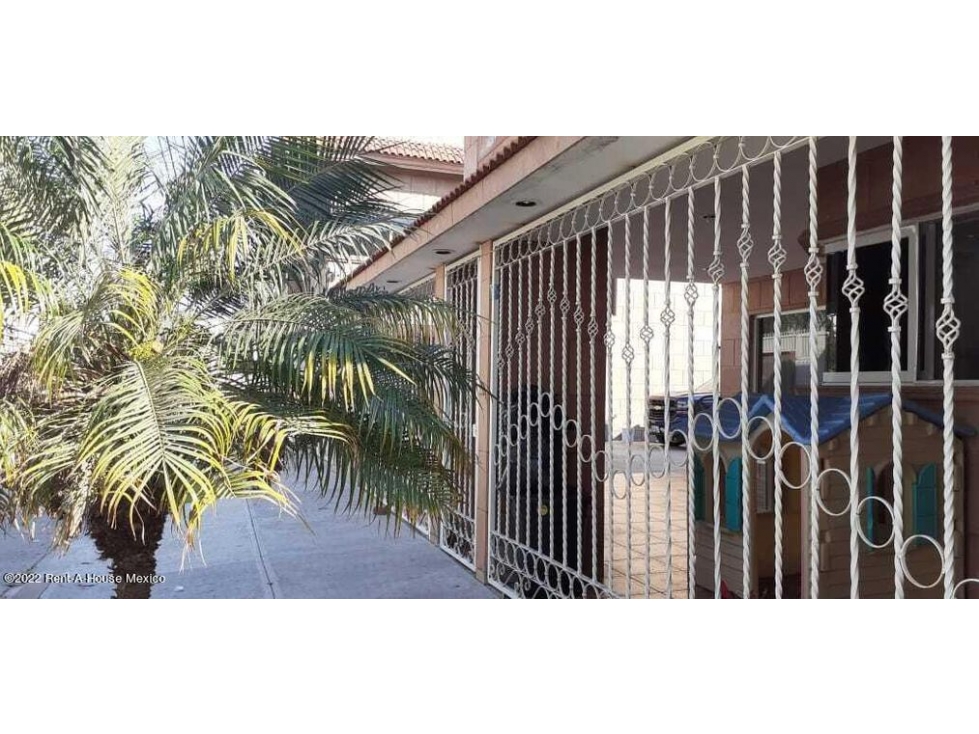 En Mansiones del valle vendo casa de 3 recamaras 5 baños 5 cocheras