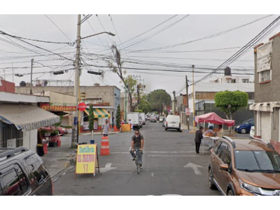 REMATE!!   $2,885,249 HERMOSA CASA CON LOCAL COMERCIAL IZTAPALAPA