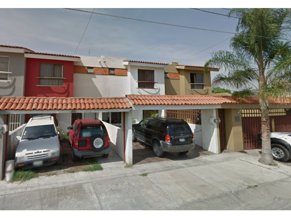 HERMOSA CASA PARQUES DEL BOSQUE TLAQUEPAQUE