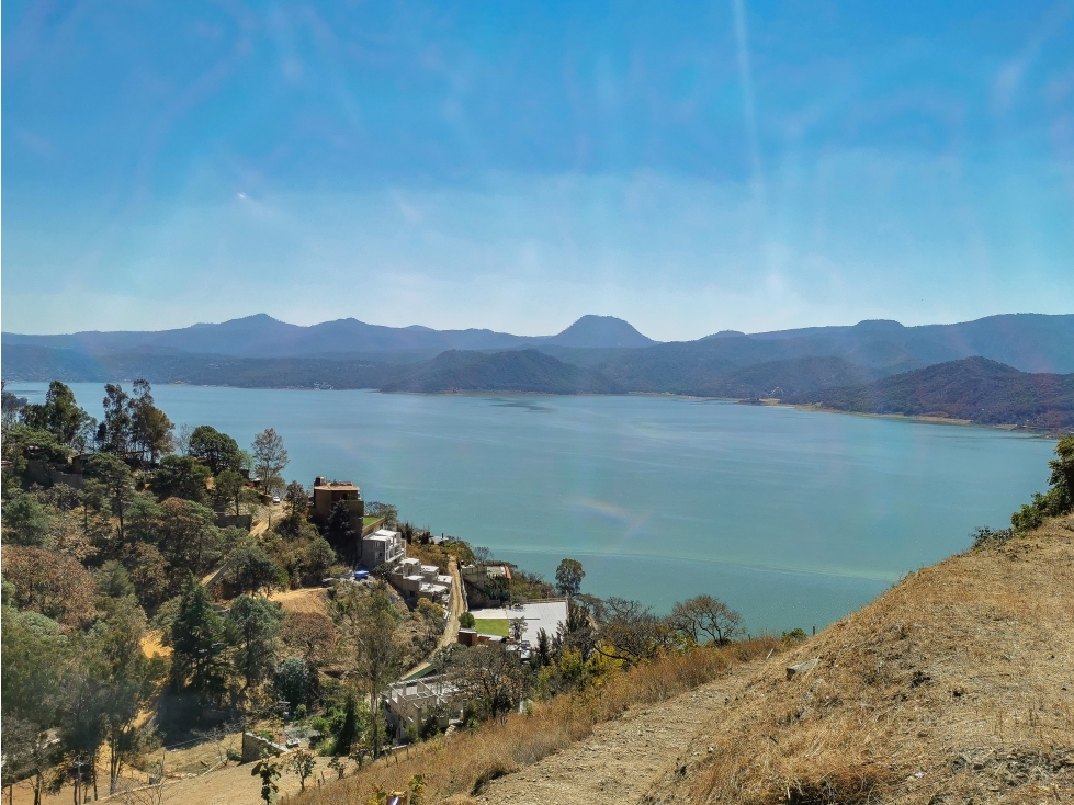 OPORTUNIDAD CON INCREÍBLE VISTA AL LAGO| TERRENO EN VALLE DE BRAVO